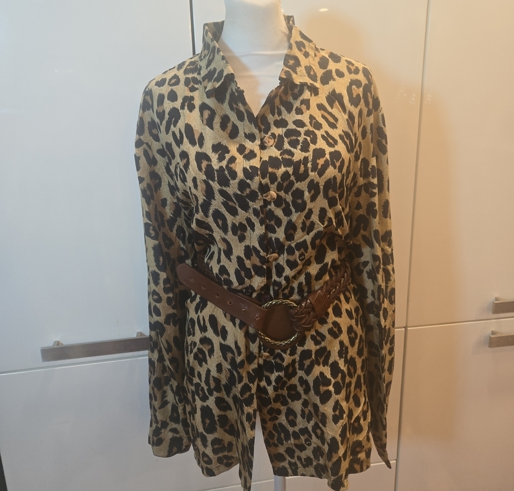VTG 100% Silk Leopard Print Long Sleeve Button Down Blouse Brown Medium